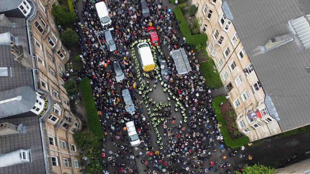 Everybody to Kenmure Street